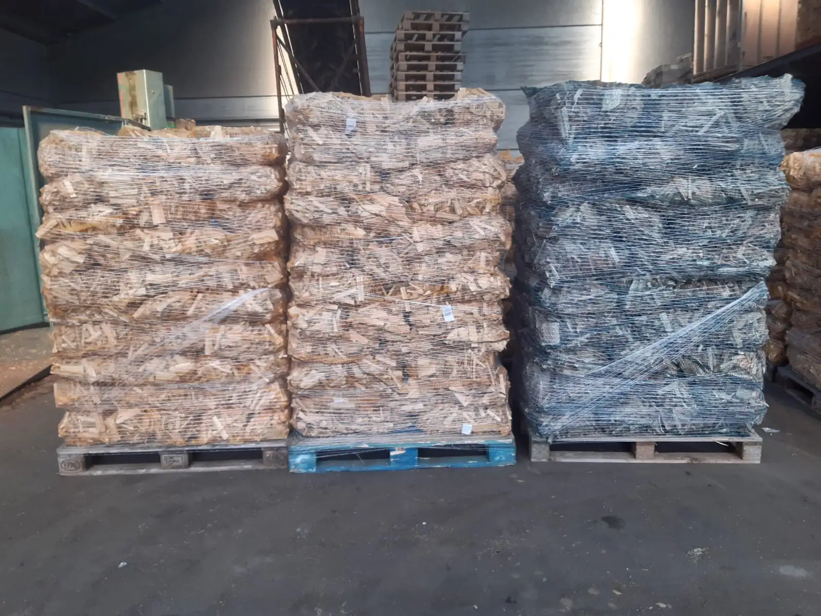 Palettes de sacs de bûches